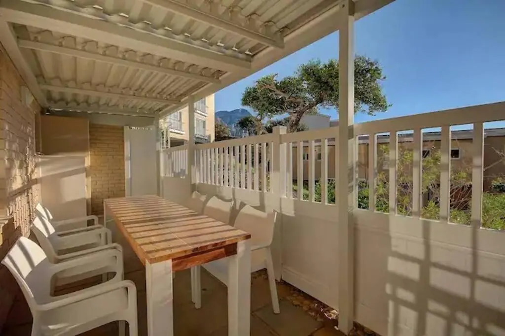 Camps Bay Studio With Private Patio Cape Town
